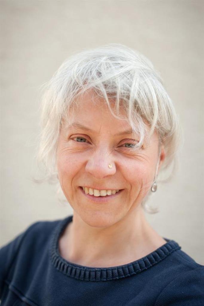 Heneka-Lugan, Alexandra